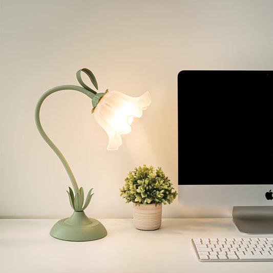 Floral Table Lamp with USB Power – Elegant Decorative Lighting for Any Space