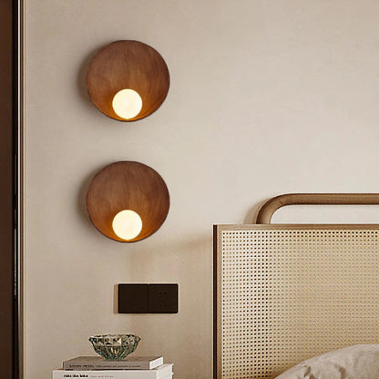 Modern Minimalist Round Wall Sconce – Resin & Iron Accent Lighting